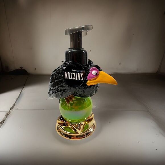 Bath & Body Works Disney Maleficent Raven G & C Foaming Hand Soap Dispenser NWT - Picture 1 of 6